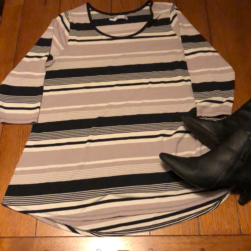 Maurice’s size 1 blouse.